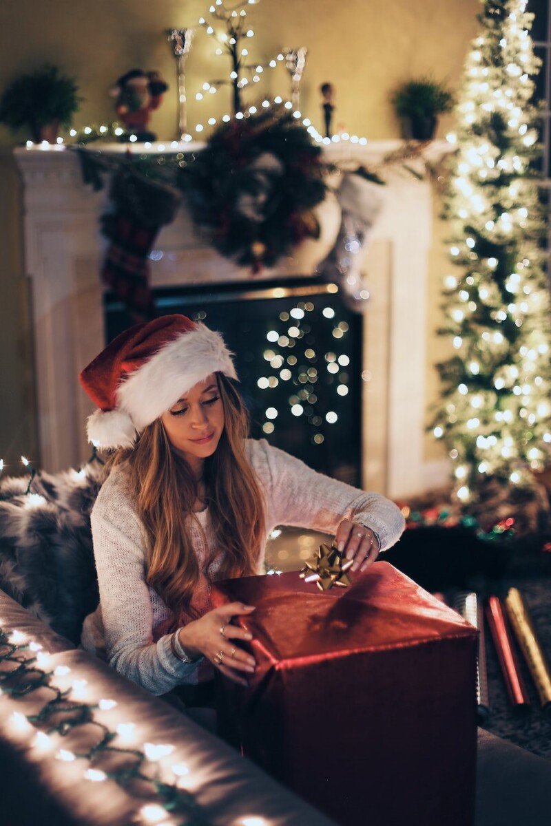 Najlepsze prezenty na Boże Narodzenie 2023 – Zabawki, perfumy, książki i gry planszowe